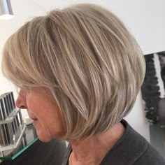 Dishwater Blonde, Ash Blonde Bob, Face Hairstyles, Haircuts Women, Layered Bob Haircuts, Modern Haircuts, Layered Bob Hairstyles, Hair Cuts For Women, Bob Hairstyles For Fine Hair