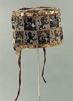 Birrete of Fernando de la Cerda (1252-1275), silk embroidered by gold and silver, convent Las Huelgas, near Burgos Medieval Clothes, Classical Antiquity