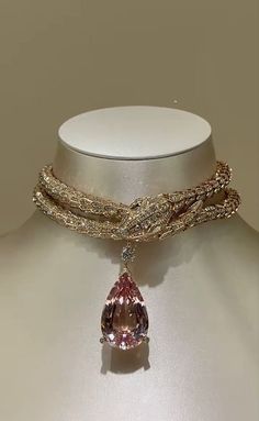 Luxury Statement Necklace, Diamond Jewelry Aesthetic, Expensive Necklaces, Most Expensive Jewelry, Bvlgari Jewelry, High Fashion Jewelry, Fancy Jewellery Designs, High End Jewelry, Expensive Jewelry Luxury