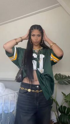 Football Jersey Outfit, Look Festival, Football Themes, Jersey Outfit, 2000s Fashion Outfits, Look Older, How Old, Streetwear Fashion Women