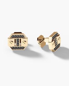 These BRIGGS Gold Cuff Links boast a timeless design enhanced with a distinctive screw detail. Featuring 0.70 carats of white or black diamonds, they add a luxurious touch to any formal ensemble. Perfect for weddings or special occasions, these cuff links will make a sophisticated statement. 10k Engagement Ring, Gold Cuff Links, Pinky Signet Ring, Black Diamond Bands, Rose Gold Black Diamond, Yellow Gold Wedding Band, Big Diamond, Gold Cufflinks, Rose Gold White