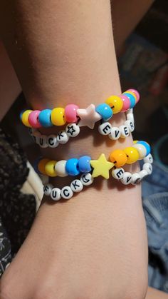 :D I made these based off a post my friend sent me Gender Fluid Pronoun Bracelets, Friend Ship Bracelets Ideas, Pansexual Bracelet, Friend Ship Bracelets, Kandi Inspo, Friend Ship, Kandi Kid