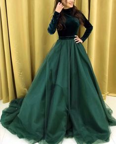 Modest Green Prom Dress, Green Prom Dress Long, Muslim Evening Dresses, Long Sleeve Ball Gowns, Skirt Patterns, Outfits Woman, Kurti Neck