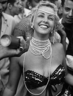 Babylon Party, Kim Novak, Rio Carnival, 70s Women, On The Train, Glamour Photo, Time Life, Life Pictures, The Train