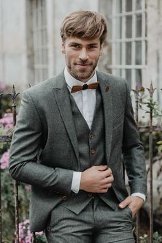 Wedding Suits Men Blue, Men Suit Wedding, Hip Wedding, Beach Wedding Suits, Grey Tweed Suit, Suit Groom, Estilo Hipster, Groom Wedding Attire, Wedding Outfit Men