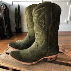 The Miles City – Savannah Sevens western life{&}style Cute Cowgirl Boots, Lane Boots, Looks Country, Western Life, Baby Cowboy, Shoe Inspo, Live Your Best Life, Swag Shoes, Cow Boy