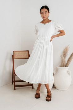 Midi dress in white