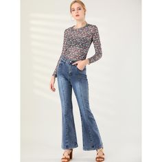 A high waist and relaxed wide legs give these stretch-denim jeans that vintage look. Soft and stretchy denim makes these flared jeans impeccably smart and comfortable. It can match a pair of flat oxford shoes for tall women, instantly becoming the crowd's focus. Retro bell-bottomed pants, to highlight the leg line. With a pair of high-heeled boots, very fashionable. Shoes For Tall Women, Flat Oxford Shoes, Bell Jeans, Flare Denim Jeans, Tall Women, Denim Flares, High Heel Boots, Denim Pants, Bell Bottom Jeans