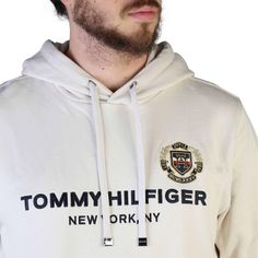 Découvrez la qualité inégalée des sweats à capuche Tommy Hilfiger pour hommes de Guocali . Ces sweat-shirts de luxe pour hommes respirent le confort et la sophistication, élevant votre style vers de nouveaux sommets. Découvrez l'équilibre parfait entre mode et fonctionnalité avec ces sweat-shirts incontournables pour hommes de Guocali . Fabriqués avec des matières opulentes et des designs raffinés, ces sweat-shirts offrent à la fois praticité et qualité imbattable pour l'homme contemporain. Tommy Hilfiger Men's Cotton Hoodie, Long Outer, Men Sweatshirts, Tommy Hilfiger Sweatshirt, Men Hoodies, Save The Duck, Luxury Men, Tommy Hilfiger Man, Fashion Today