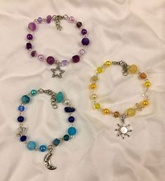 Sun Moon And Star Necklace, A Bracelet Idea, Matching Sun And Moon Jewelry, Cute Matching Friendship Bracelets, Matching Bracelets Sun And Moon, Jewellery Beads Ideas, Star Bracelet Diy, Friendship Bracelets Charms, 3 Person Friendship Bracelets