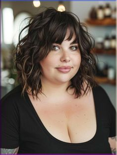 Plus Size Hairstyles Bangs, Best Haircut For Round Face Plus Size, Short Hair For Plus Size Women, Haircut For Chubby Face Plus Size, Haircuts For Fat Women, Plus Size Haircut, Cabelo Plus Size, Plus Size Short Hair, Short Hair Round Face Plus Size