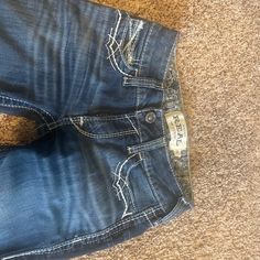 Never Worn Once Cute Boot Cut Jeans, Outfit Staples, Swaggy Fits, Country Clothes, Ariat Jeans, Mudd Jeans, 2000s Clothes, Clothing Staples, Digital Closet