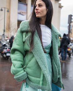 Gilda Ambrosio in Mint Caroline Kummelstedt Shearling Coat and @the_attico designs. Trendy Jackets, Coat Outfits, Style Crush, Style Mistakes, Knitting Women, Style Chic, Winter Looks, Autumn Winter Fashion