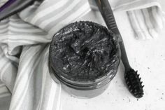 Diy Charcoal Toothpaste, Homemade Toothpaste Recipe, Make Your Own Toothpaste, Diy Charcoal, Lotion Bars Diy, Toothpaste Recipe