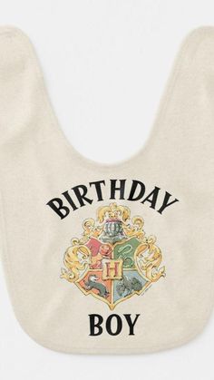 a bib with the words birthday girl printed on it