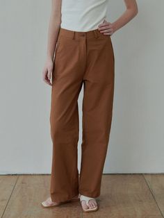 This is a modern and feminine pants by SIEERING that is made out of high quality and sturdy material. With distinctive mood of the design and comfortable wear, you can style it for your casual daily outfit.- Stitch detail on front, back, and side- Wood button detail- Feminine and romantic mood Non-stretch Wide Leg Bottoms For Everyday, Chic Non-stretch Everyday Pants, Versatile Ankle-length Pants For Everyday, Non-stretch Wide Leg Everyday Pants, Non-stretch Cotton Wide Leg Dress Pants, Versatile Wide Leg Ankle-length Pants For Everyday, Fitted Wide Leg Everyday Pants, Versatile Ankle-length Wide Leg Pants For Everyday, Non-stretch High-waisted Pants