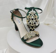 hunter green block heel wedding shoes with gold crystal design on back heel and front of shoe Green Bridal Shoes, Emerald Green Heels, Hunter Green Wedding, Gold Applique, How To Dye Shoes, Ballroom Shoes, Crystal Heels, Embellished Shoes, Green Heels