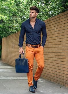 Wrong belt! Orange Outfit Ideas, Outfit Ideas Male, Orange Pants Outfit, Party Outfit Men, Men Party, Orange Pants, Orange Outfit