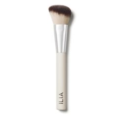 New In Boxsummer 2024 Release Ilia Sculpting Brush Add Seamless Radiance And Dimension To Skin With This Cruelty-Free Sculpting Brush. The Angled Vegan Bristles Flex With The Curves Of The Face, Blending Creams And Liquids To A Softly Diffused Finish. Made With Sustainably Harvested Wood, It’s The Perfect Tool For Cream Bronzers And/ Or Cream Highlighterbut Plays Well With Any Cheek Product. Ilia Makeup Brushes, Ilia Makeup, Cream Highlighter, Bronzer Brush, Fashionista Clothes, Makeup Tools Brushes, Bronzer, Brush Set, Highlighter