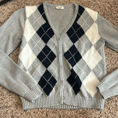 Brandy Melville Gray Sweater- Never Worn Fitted Preppy Winter Sweater, Brandy Melville Sweaters, John Galt, Gray Sweater, Grey Sweater, Brandy Melville, Gray White, Brandy, Fashion Inspo