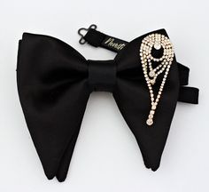 Big Black satin mens ovesized butterfly style tom ford bow tie with rhinestones Formal Groomsmen, Pink Prom Suit, Tom Ford Bow Tie, Navy Blue Bow Tie, Black Bowtie, Tuxedo Bow Tie, Burgundy Bow Tie, Brown Bow Tie, Bow Tie For Men