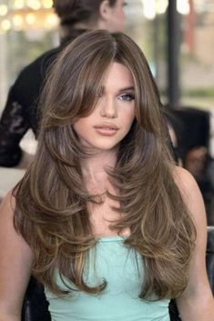 Layered Thick Hair, Layered Haircuts With Bangs, Layered Curly Hair, Haircuts For Long Hair, Hair Inspo Color, Long Hair Cuts, Layered Haircuts