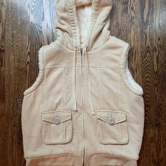 Size Medium Faux Fur Lined 2 Way Zip 2 Front Button Pockets Outside Feels Like A Soft Sweatshirt Neutral Color New Without Tags! Hoodie Vest, Gap Jackets, Neutral Color, 2 Way, Zip Up Hoodie, Neutral Colors, Faux Fur, Gap, Zip Ups