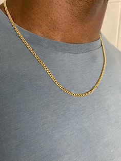 Cuban link chain - Mens 18K Gold Cuban Link Necklace - Stainless Steel Curb Necklace - Jewelry Gift for him - UK Mens ChainsOur Cuban link chain goes absolutely perfectly with any outfit!You can want to wear it alone or layering with other types of necklaces.It’s a perfect gift for him! **Material:316L stainless steel with 18K gold plating ✨ Style 1 - 50.8cm/20” or 55.9cm/22” & width is 3.5mm✨ Style 2  - 45.72cm/18” or 50.8cm/20” & width is 3.0mm **Gift:All orders are shipped in our cust Jewelry Design For Men, Mens Chain Necklace Gold, Gold Men Necklace, Man Gold Necklace, Good Chain For Men, Men’s Gold Chain Designs, Gold Mens Jewelry, Cuban Chains For Men, Gold For Men