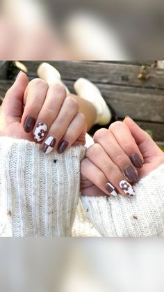 Nails, short nails, fall nails, fall floral nails, simple nails, neutral nails, nail inspo, nail idea, acrylic nails, trendy nails, nude nails, brown nails, Chic nails, autumn nails Neutral Nail Trends, Short Nails Neutral, Fall Nails Short, Fall Color Palettes, Most Beautiful Nails, Checkered Nails, Fall Gel Nails