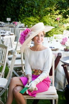 Encourage garden attire with all white and neutral outfits with pops of color and floppy hats Kentucky Derby Women, Kentucky Derby Fashion, Kentucky Derby Style, Derby Attire, Derby Outfits, 1920's Fashion, Derby Day