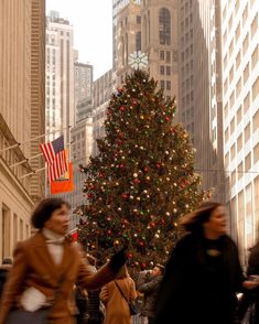 New York Christmas Aesthetic, Weeks Until Christmas, Christmas Dreaming, Best Christmas Markets, Christmas In The City, Streets Of New York, Christmas Feeling, Christmas Travel