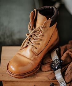 These work boots were built to keep you going, even during long shifts.

Bring classic style to your work day with our Men's horsehide Work Boots.

Crafted with thick, supple horsehide,

they feature heavy water washing for an authentic worn vintage look.

The sole and midsole are made of cowhide, with a top-grade six-layer leather bottom and Blake stitching.

The TPU injected one-piece sole provides comfort and durability.

A cowhide and rubber footbed absorbs sweat and offers cushioning. Sweater Shop