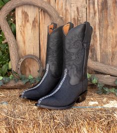 Mens black pointed toe manta ray faux leather western rodeo boots -handmade -leather sole -color black Western Black Snip Toe Boots, Fitted Black Western Boots, Fitted Boots With Reinforced Toe For Western Events, Western Style Fitted Boots With Reinforced Toe, Fitted Western Boots With Reinforced Toe, Black Snip Toe Boots, Rodeo Boots, Western Rodeo, Manta Ray