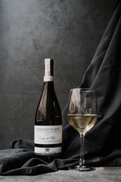 Wine bottle photoshoot ideas and inspiration. Wine Bottle And Glass Photography, Moody Wine Photography, Wine Commercial Photography, Wine Bottle Lifestyle Photography, Silhouette Product Photography, Winter Wine Photography, Wine Studio Photography, Bottle Photoshoot Ideas, Creative Wine Photography