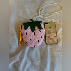 Mini Strawberry Bag, New Trendy Pink Shoulder Bag For Party, Pink Crossbody Shoulder Bag For Party, Pink Shoulder Bag With Pearl Handle, Trendy Pink Bag With Pearl Handle, Trendy Pink Shoulder Bag With Pearl Handle, Pink Shoulder Bag With Pearl Handle For Fashion, Cute Pink Shoulder Bag For Evening, Cute Pink Evening Shoulder Bag, Trendy Pink Shoulder Bag As Fashion Accessory