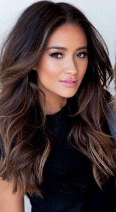 Stunning fall hair colors ideas for brunettes 2017 62 Burnette Hair, Highlights For Dark Brown Hair, Hair Colour Design, 2018 Hair, Color Hairstyles, Brunette Color, Dark Brown Hair Color, Hair Styles 2017, Hair Color Highlights