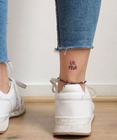 #girlpower #tattooideasforwomen #motivation #womentattoo #girlpowertattoo #tattoo #tattooideas #grlpwr Spinal Tattoo, Inspiring Quote Tattoos, Minimalist Tattoo Ideas, Full Tattoo, No Going Back, Tattoo Bracelet, Classic Tattoo