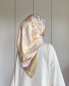 Scarf Styles Hijab, Styles Hijab, Islamic Modest Fashion, Hijab Accessories, Stile Hijab, Hijab Designs, Hijab Wedding, Simple Hijab, Hijab Style Tutorial