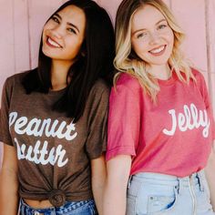 Twin Day Outfits, School Spirit Week, Spirit Week Outfits, Twin Day, Cute Group Halloween Costumes, Friend Costumes, Matching Halloween Costumes, Bff Shirts, Bff Halloween Costumes