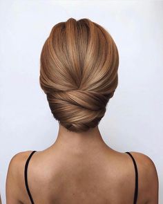 Hair Up Do, Anti Frizz Hair, Easy Updo Hairstyles, Long Hair Ideas, Low Bun, Penteado Cabelo Curto