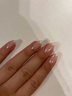 #kurzenägel #haileybiebernails #haileybieber #chromenailideas #chrome Short Hailey Bieber Nails Square, Short Nails Hailey Bieber, Short French Nails Chrome, Chrome Tapered Square Nails, Short Nails With Chrome, Squoval Chrome Nails, Natural Nails Chrome, Round Chrome Nails, Hailey Bieber Nails Square