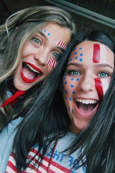 butifule Basketball Face Paint Ideas, Usa Face Paint Football, Fourth Of July Face Paint Ideas, Usa Face Paint Ideas, Football Game Makeup, America Face Paint, Usa Face Paint, Game Day Face Paint, Halloween Clay Crafts