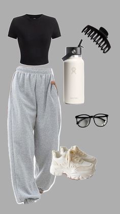 casual outfit inspo | sweatpants outfit Minimalist Inspo Style, Grey Sweatpants Fit Ideas, Gray Sweatpants Gym Outfit, Cozy Outfit Sweatpants, Sweats Women Outfit, Outfit Ideas White Sweatpants, Sweatpants Outfit Workout, Gym Outfits Aesthetic Sweatpants, Sporty Everyday Outfits