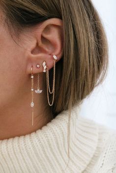 Ear Piercings Helix, Jeweled Bag, Boho Jewels, Ear Party, Jewelry Inspo, Pretty Jewellery, Earings Piercings