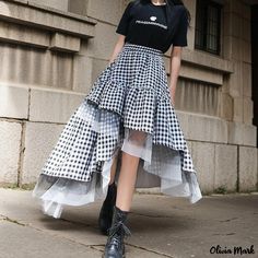 Olivia Mark - Dance Tulle Skirt: Puffy Black and White Plaid Patchwork Midi Skirt with Irregular Hem and Mesh Overlay Sukienki Maksi, Detail Couture, Mode Kawaii, Mode Tips, Dress Cake, Half Skirt, High Waist Fashion, Fashion Korean, Mode Inspiration