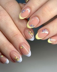 Unghie Sfumate, Nail Art Salon, Nagel Tips, Easy Nails, Almond Shape Nails, Flower Nail Designs, Fake Nails With Glue, Builder Gel