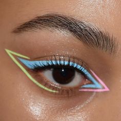 Color Eyeliner Makeup, Cute Eye Makeup, Easter Makeup, Graphic Makeup, Rave Makeup, Graphic Eyeliner, Eye Makeup Designs, Dope Makeup