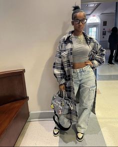 Tomboy Style Outfits, Chill Outfits, Streetwear Fashion Women, Comfortable Flats, Cute Swag Outfits, Baddie Outfits Casual, Tomboy Fashion, Casual Attire, Cute Simple Outfits