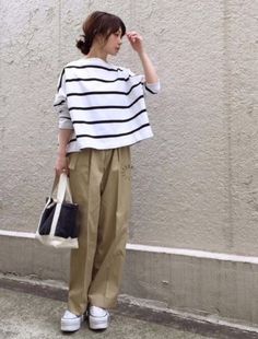 Japanese Street Fashion Summer, Japanese Street Style Minimalist, Japanese Street Styles, Dress Drawing Easy, Street Style Minimalist, Japanese Street Style, Japanese Fashion Women, Look Formal, Styles Summer