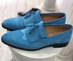 Slip On Shoes Men, Footwear For Men, Trendy Mens Fashion, Luxury Footwear, Suede Tassel, Tassel Loafers, Suede Material, Blue Suede, Shoes Men